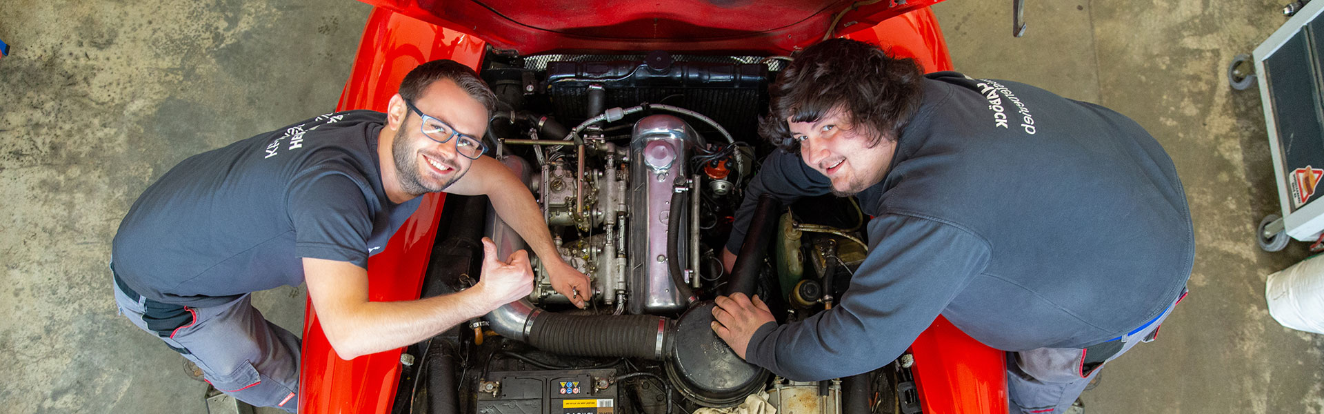 Auto-Reparatur von Josef Haböck und Markus Hein