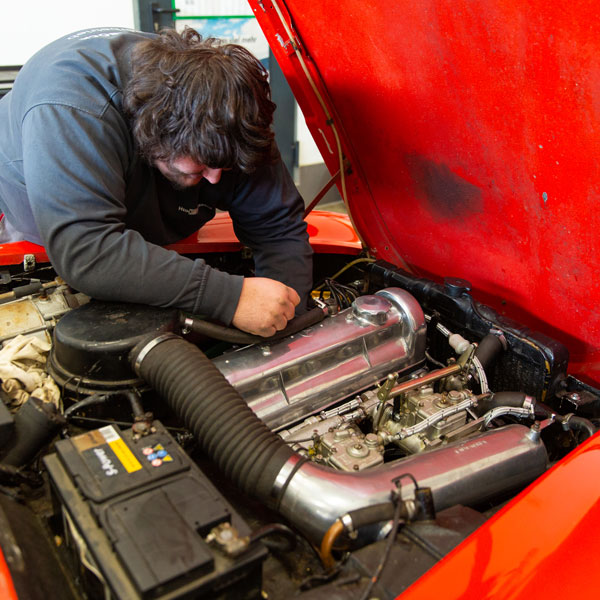 Reparatur von Autos, Motorrädern, Roller und mehr